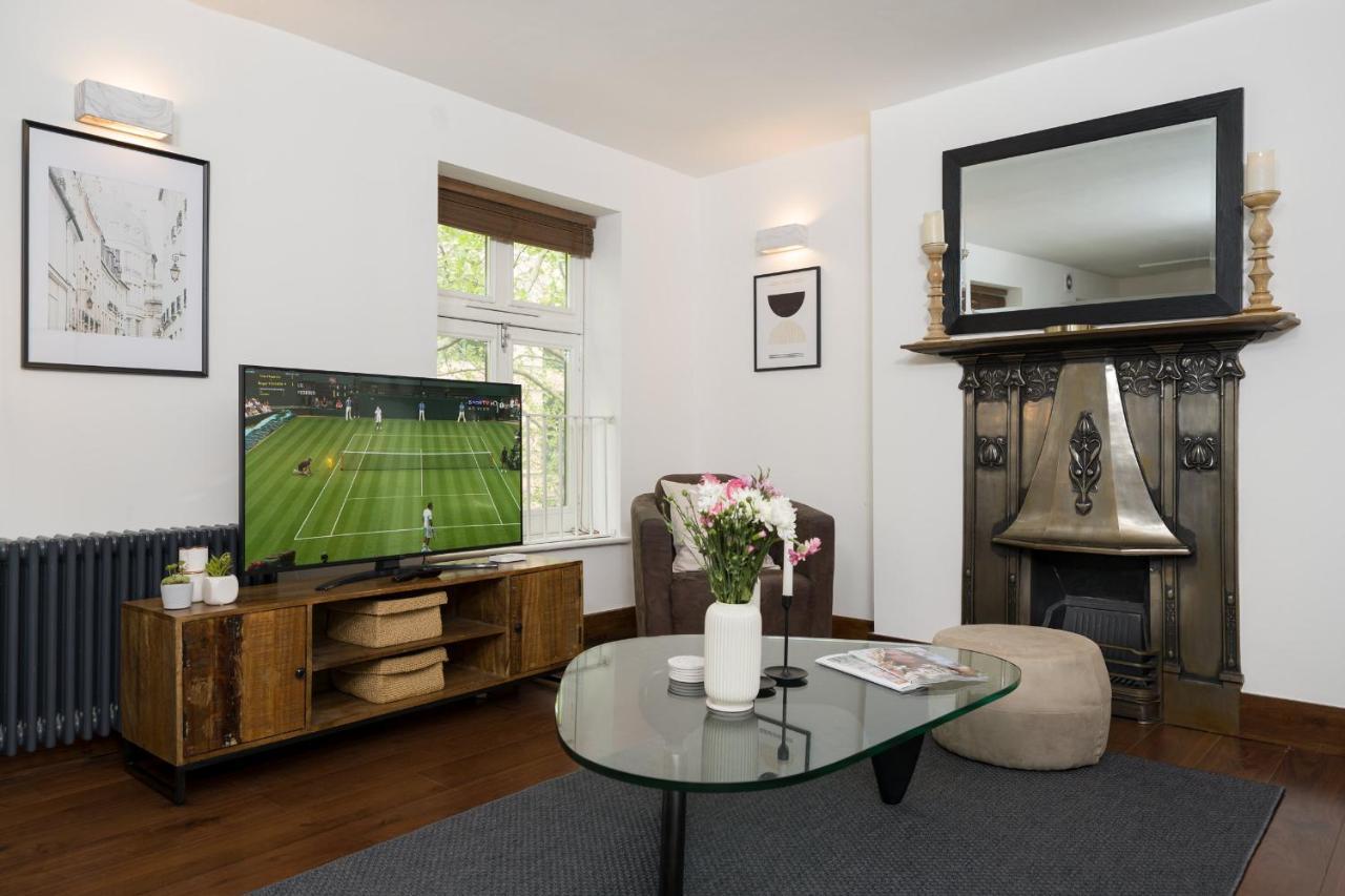 Location 2 Bedr, 3 Beds, Covent Grdn, China Town Лондон